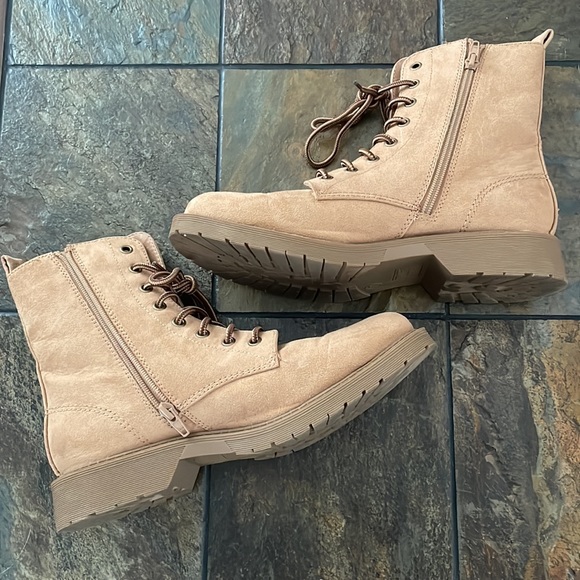 Time and Tru Camel Suede side zip laced Boots- 1 inch heel- size 10 - Picture 6 of 10